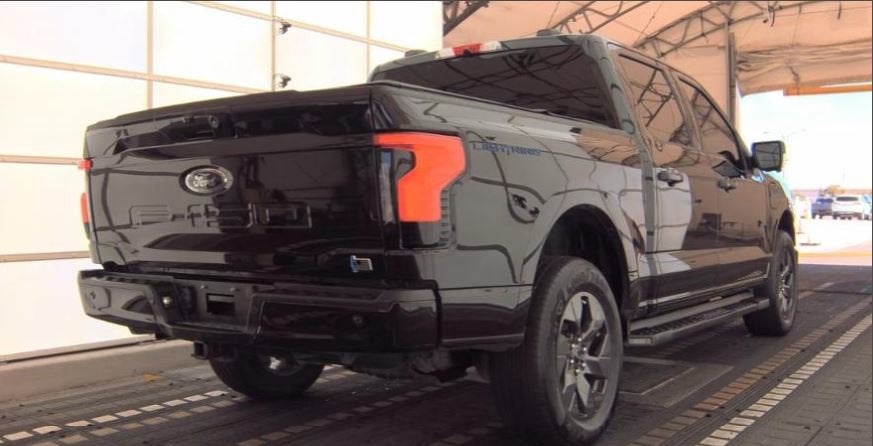 2023 Ford F-150 Lightning XLT LONG RANGE LUX PACKAGE