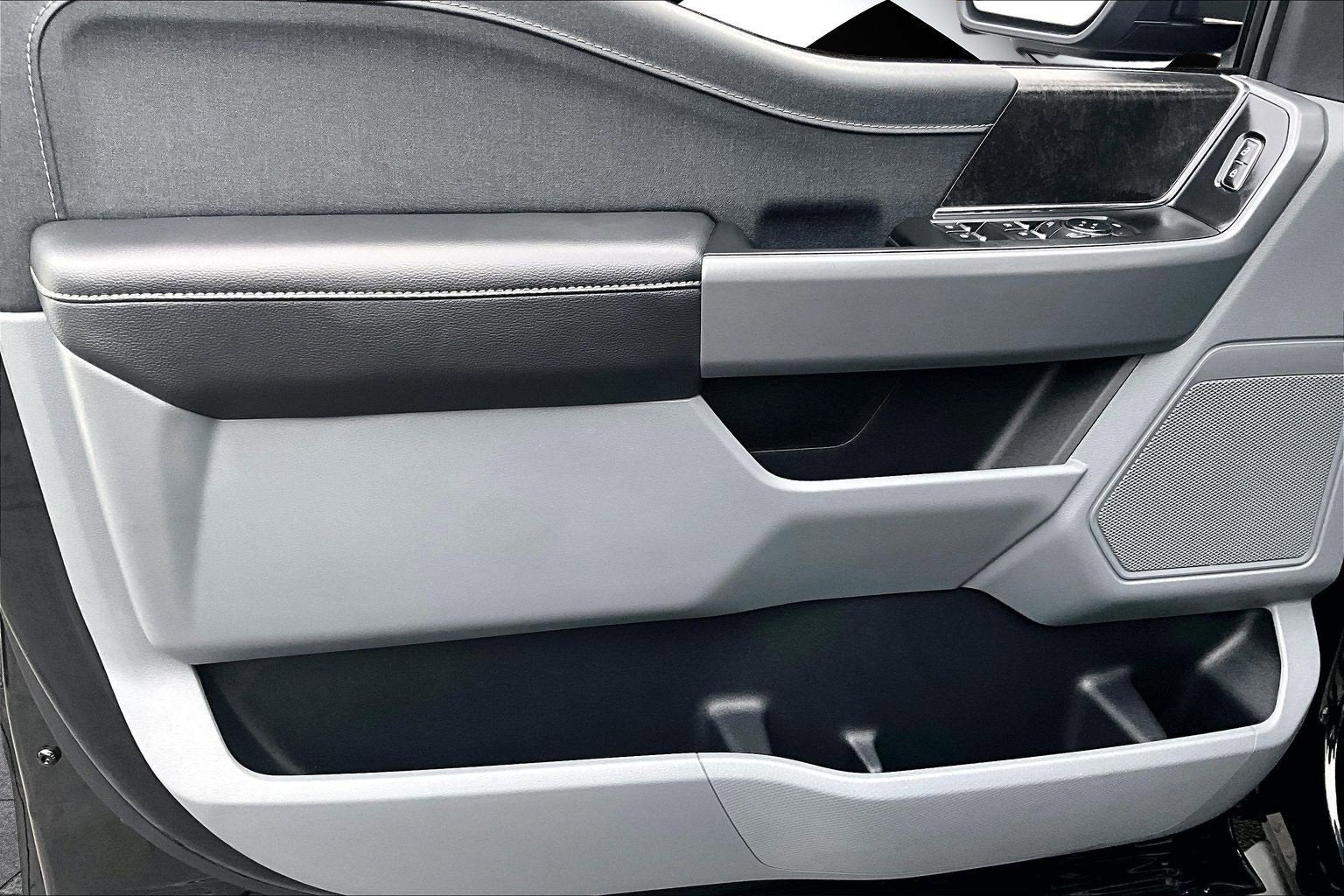 2025 Ford F-150 Lightning XLT PRO POWER