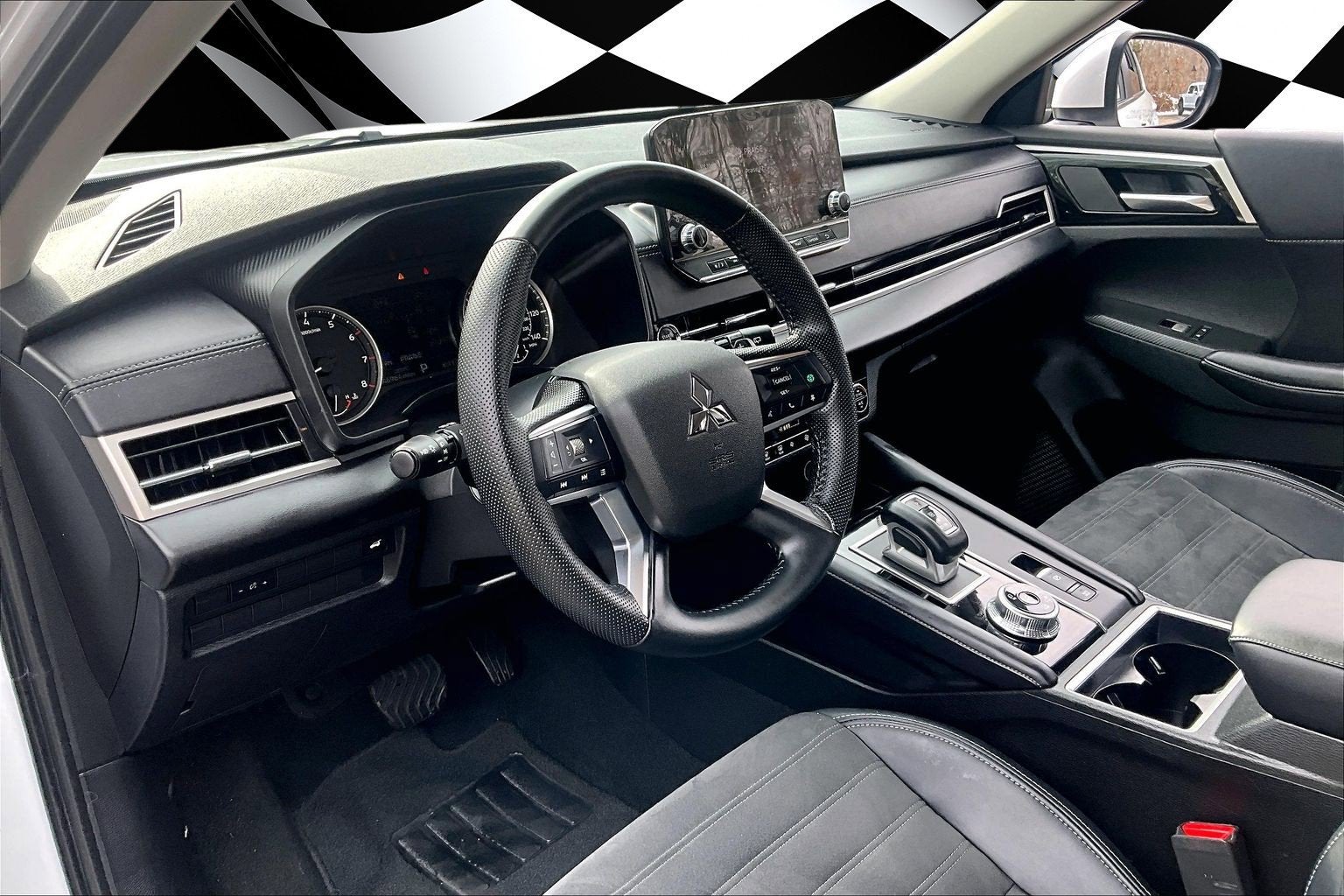 2023 Mitsubishi Outlander SE