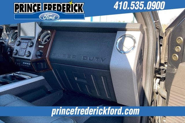 2013 Ford Super Duty F-350 DRW Lariat