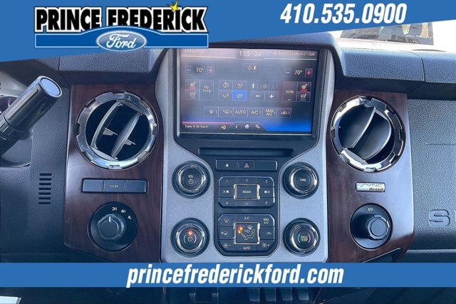 2013 Ford Super Duty F-350 DRW Lariat