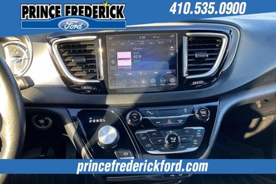 2020 Chrysler Pacifica Hybrid Touring L