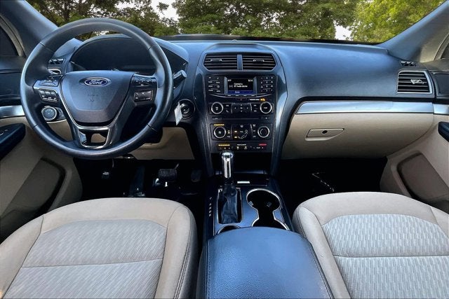 2017 Ford Explorer Base