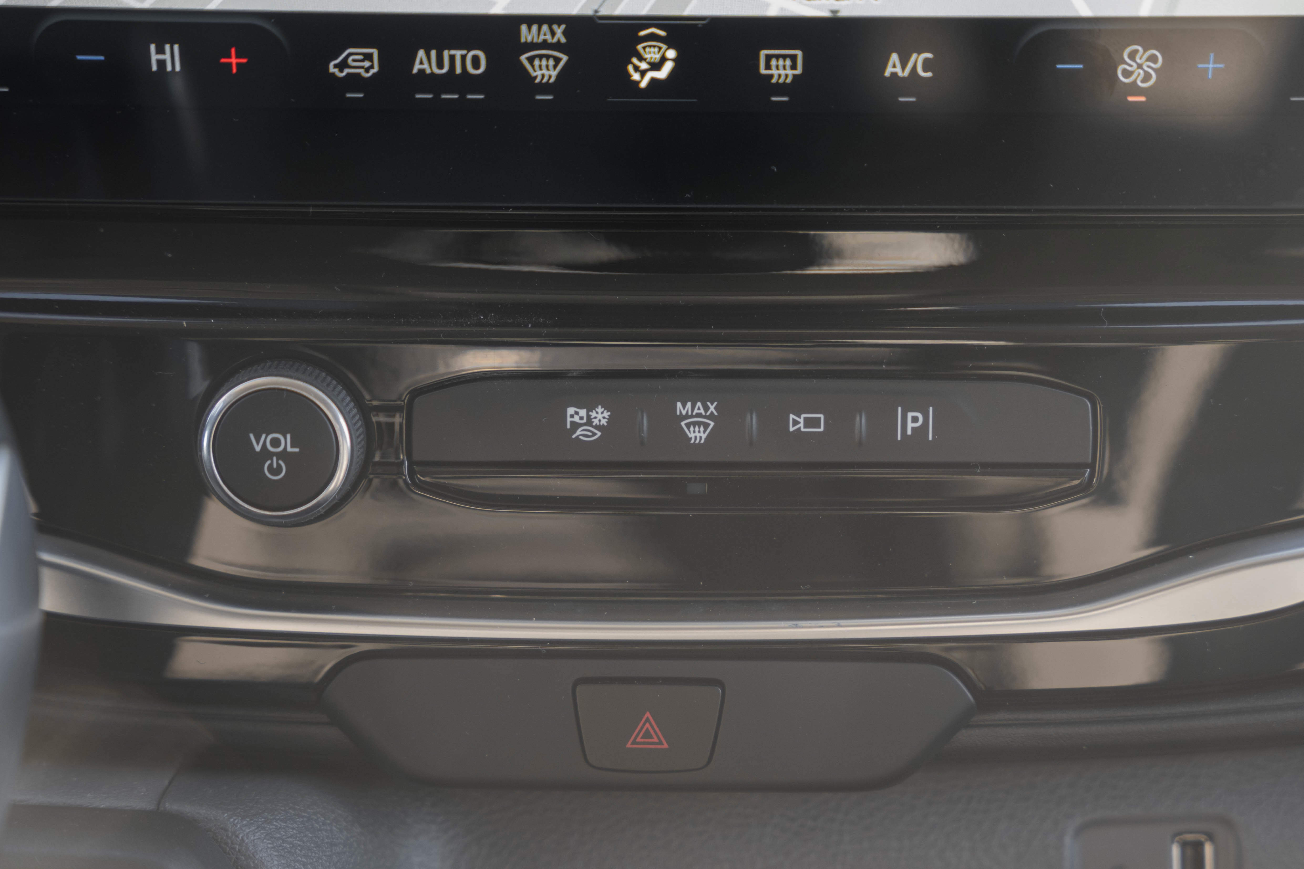 2026 Ford Transit Passenger Wagon XLT