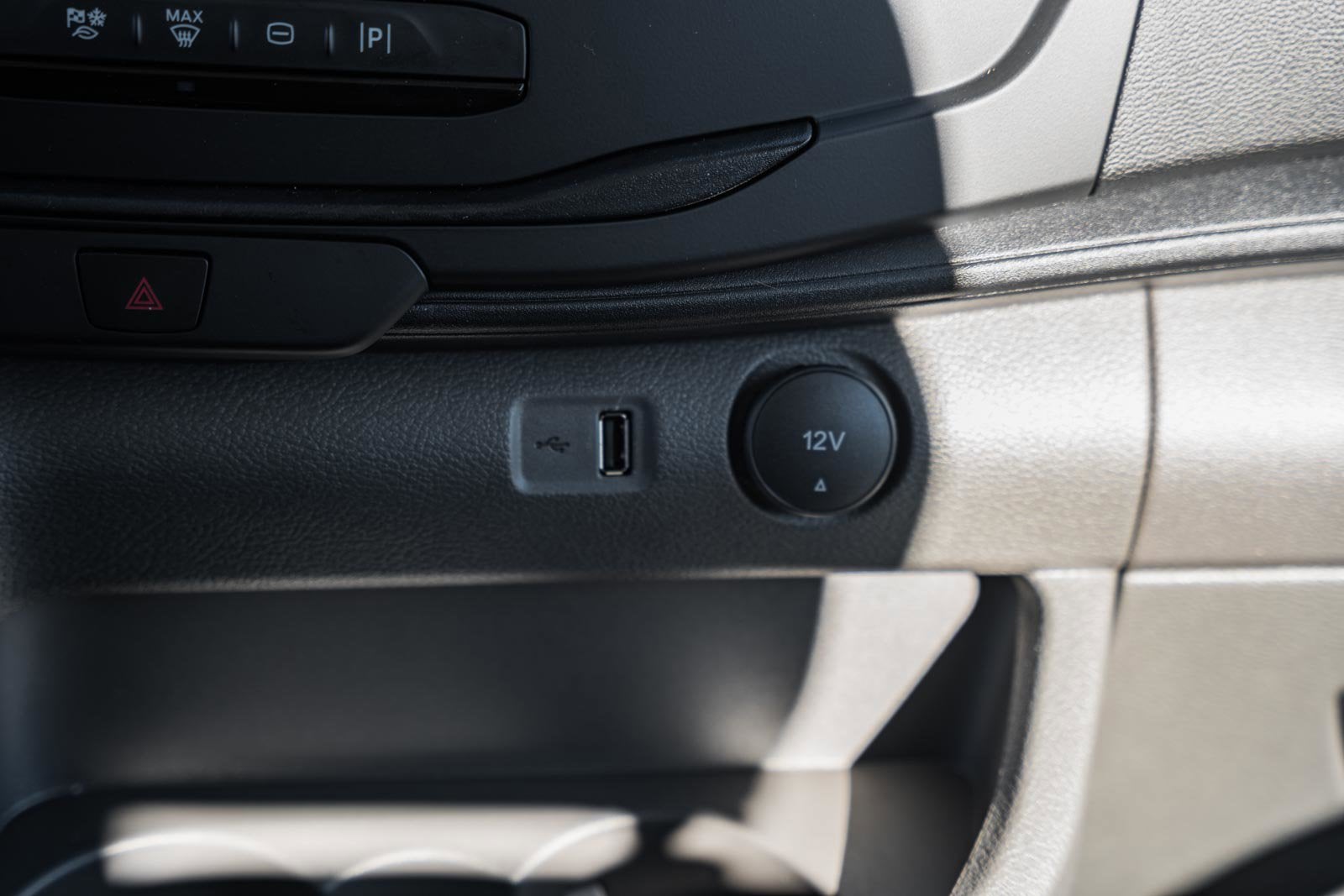 2026 Ford Transit Passenger Wagon XL