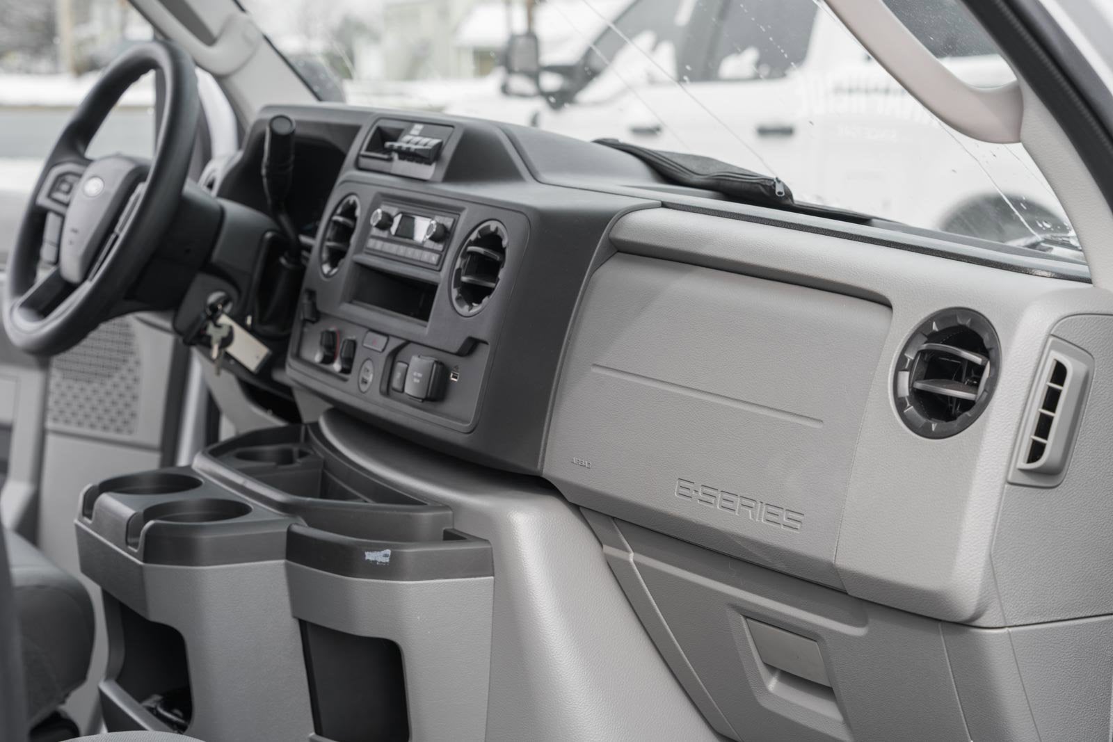 2026 Ford E-Series Cutaway E-350 SRW