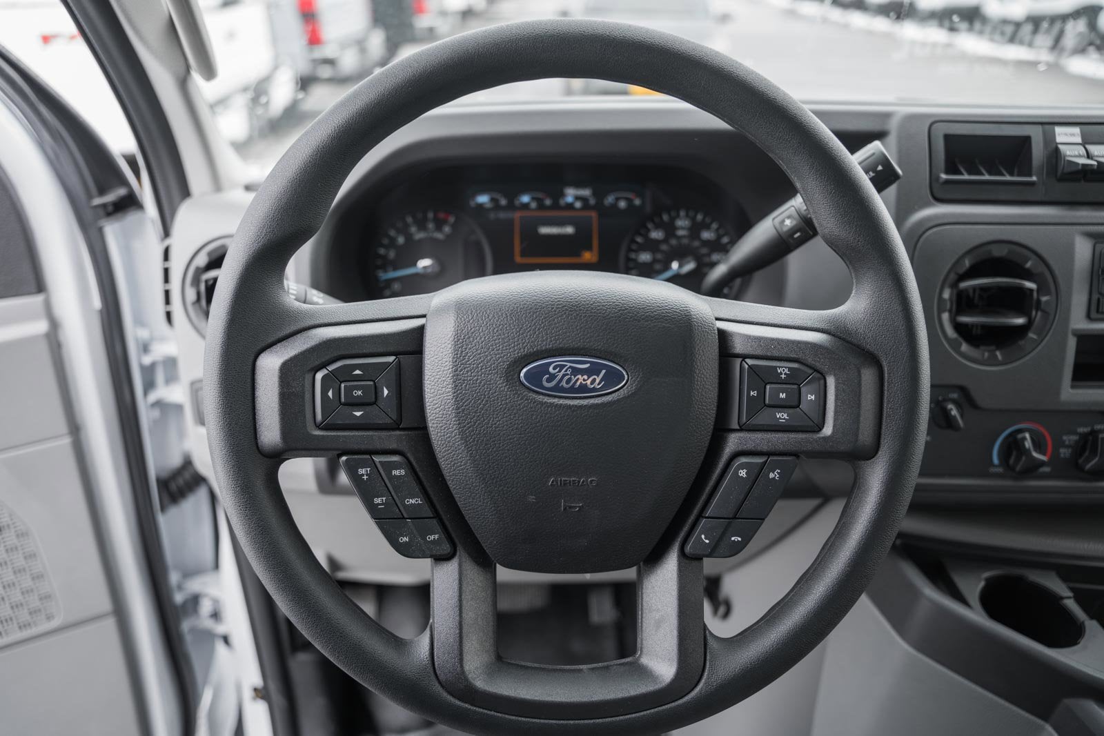 2026 Ford E-Series Cutaway E-350 SRW