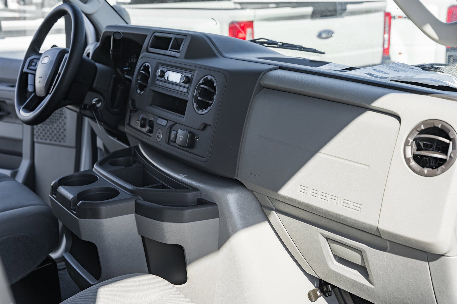 2026 Ford E-Series Cutaway E-450 DRW