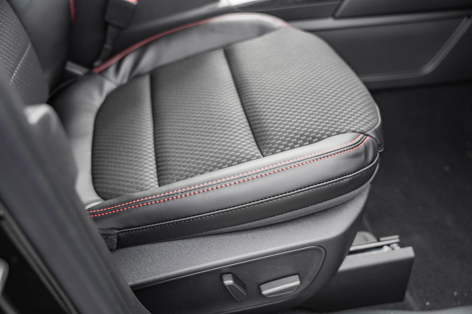 2024 Ford Escape ST-Line Elite