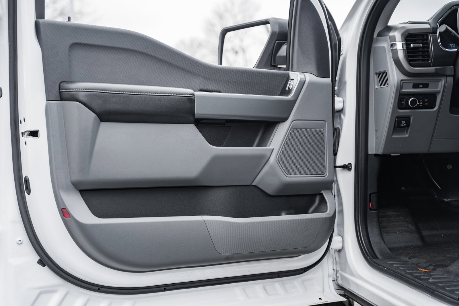 2024 Ford F-150 Lightning Pro