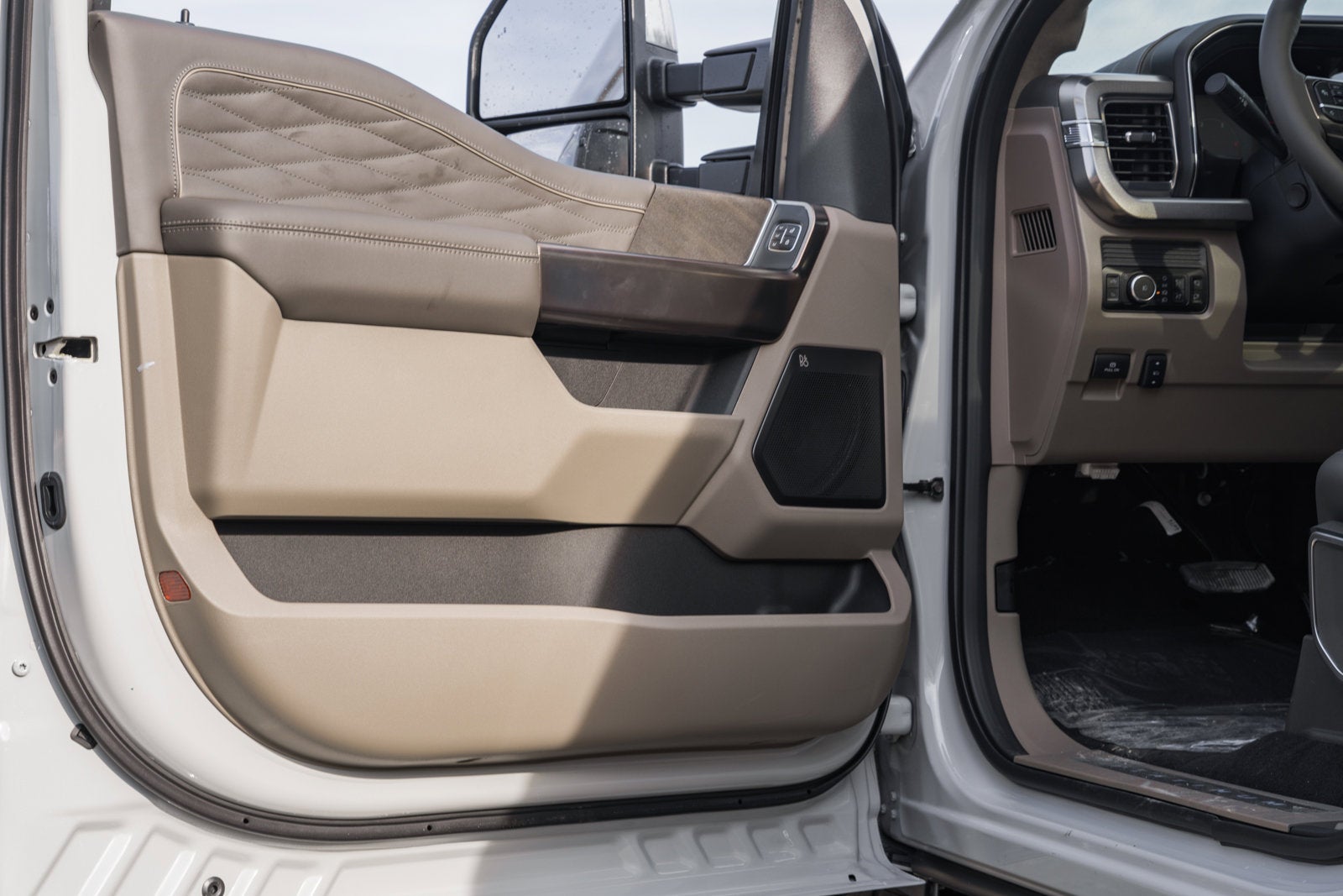 2026 Ford Super Duty F-350 SRW Platinum