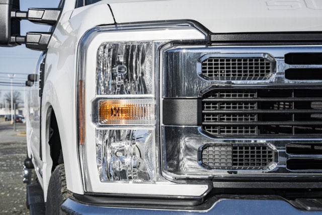 2026 Ford Super Duty F-350 SRW XLT