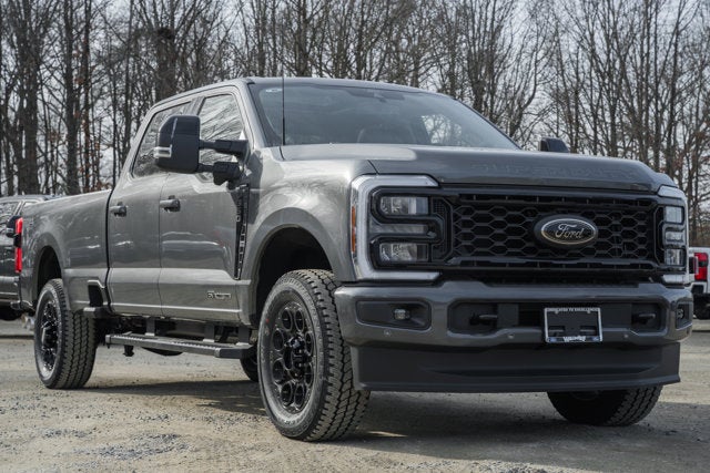 2026 Ford Super Duty F-350 SRW LARIAT