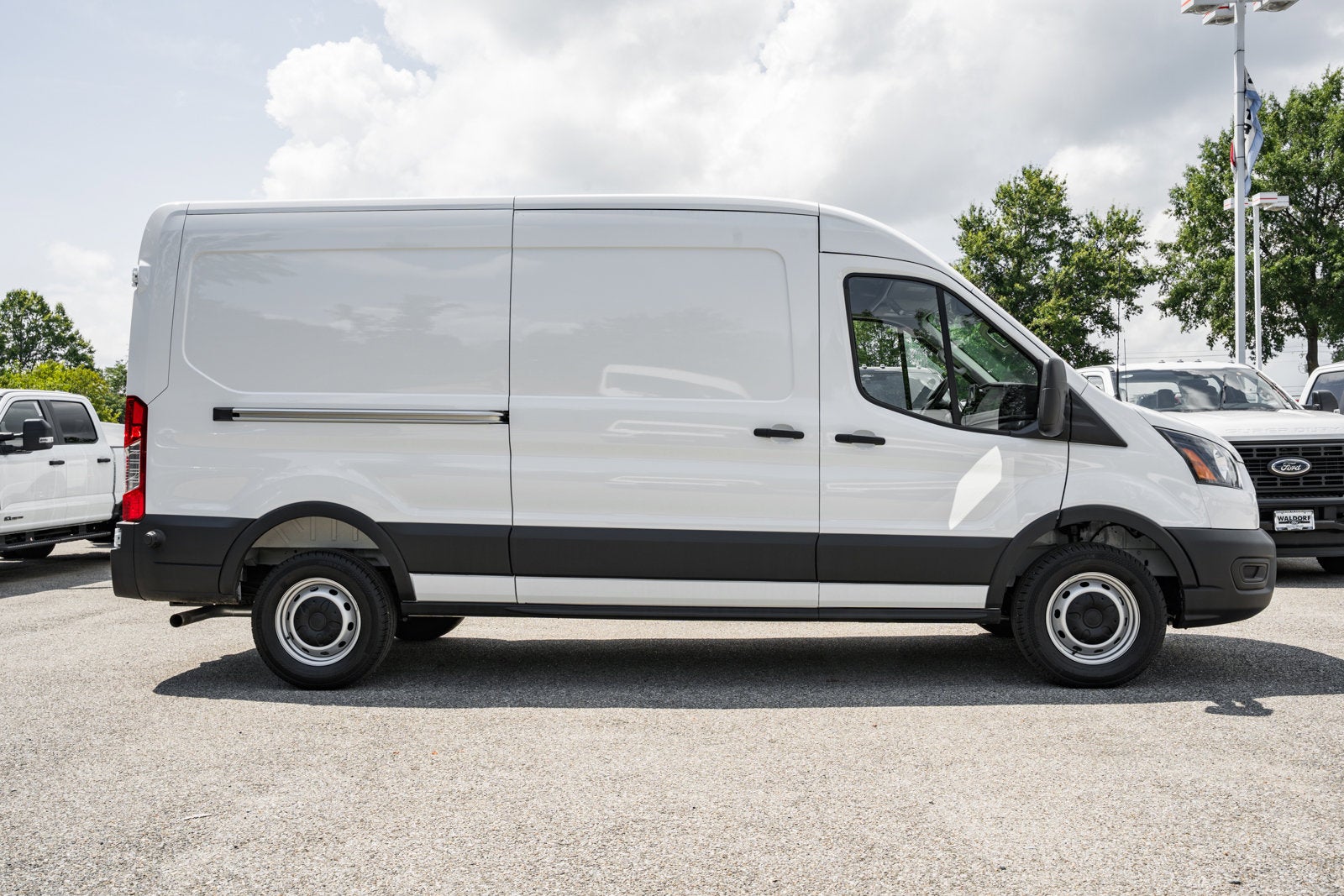 2025 Ford Transit Cargo Van T-350 148" Med Rf 9500 GVWR RWD