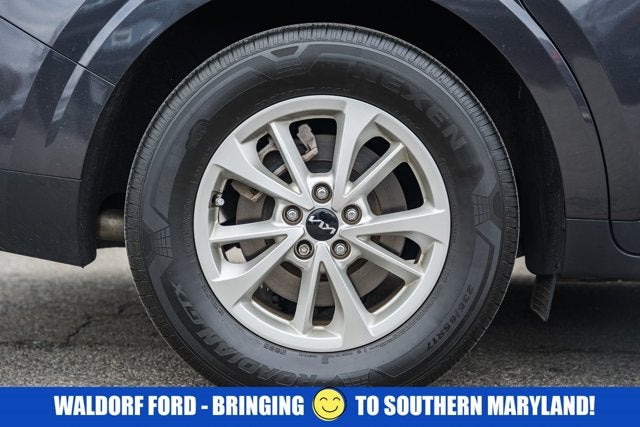 2023 Kia Carnival LX