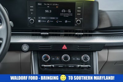 2023 Kia Carnival LX