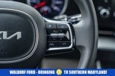 2023 Kia Carnival LX