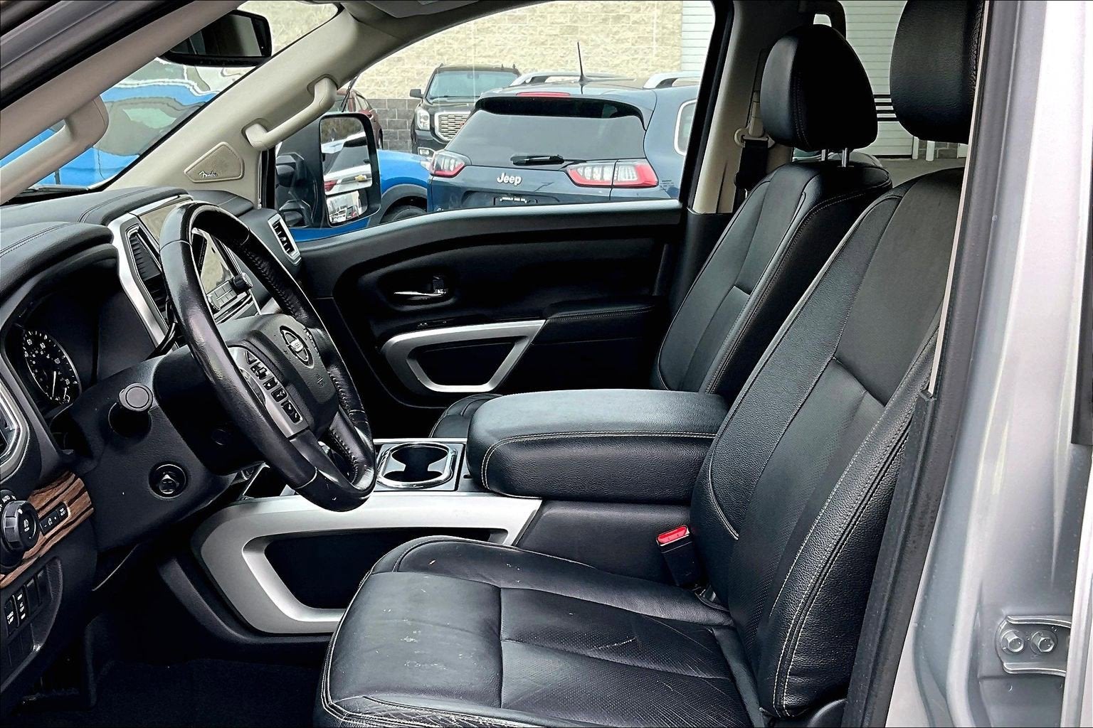 2021 Nissan TITAN Crew Cab SL 4x4