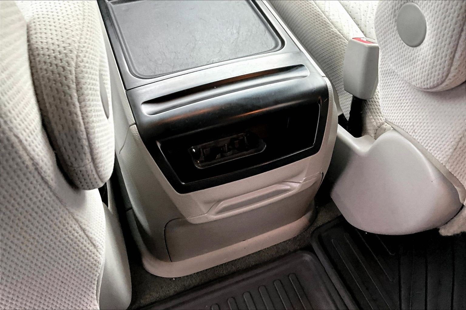 2017 Toyota Sienna LE Auto Access Seat
